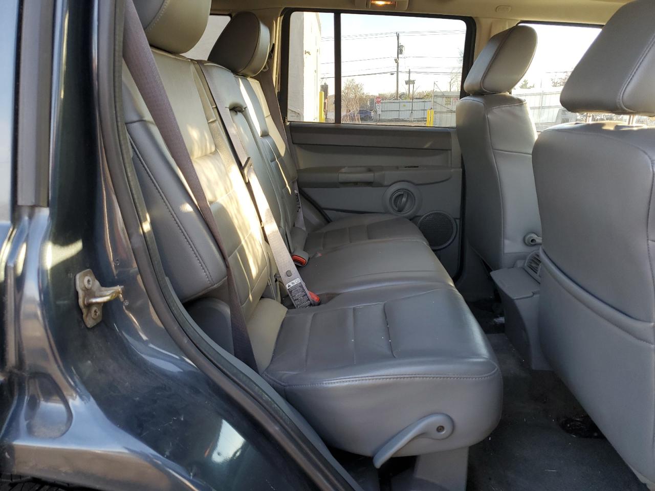 2007 Jeep Commander - Image 10