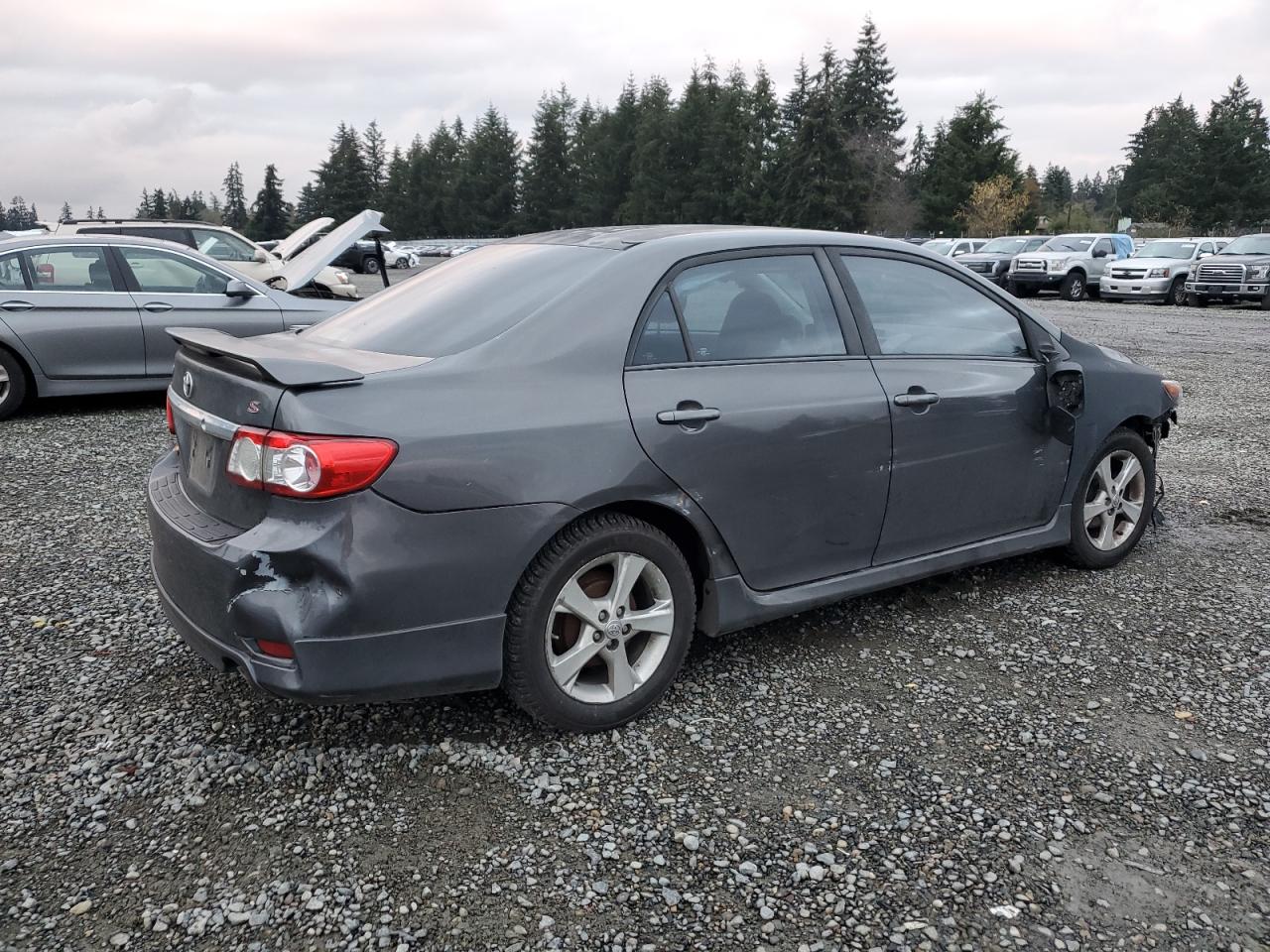 VIN 2T1BU4EE3DC924758 2013 TOYOTA COROLLA no.3