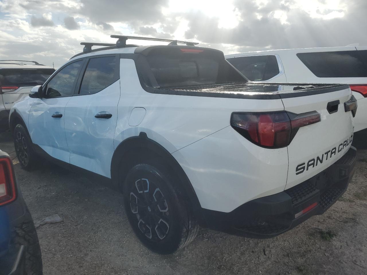 2022 Hyundai Santa Cruz - Image 2