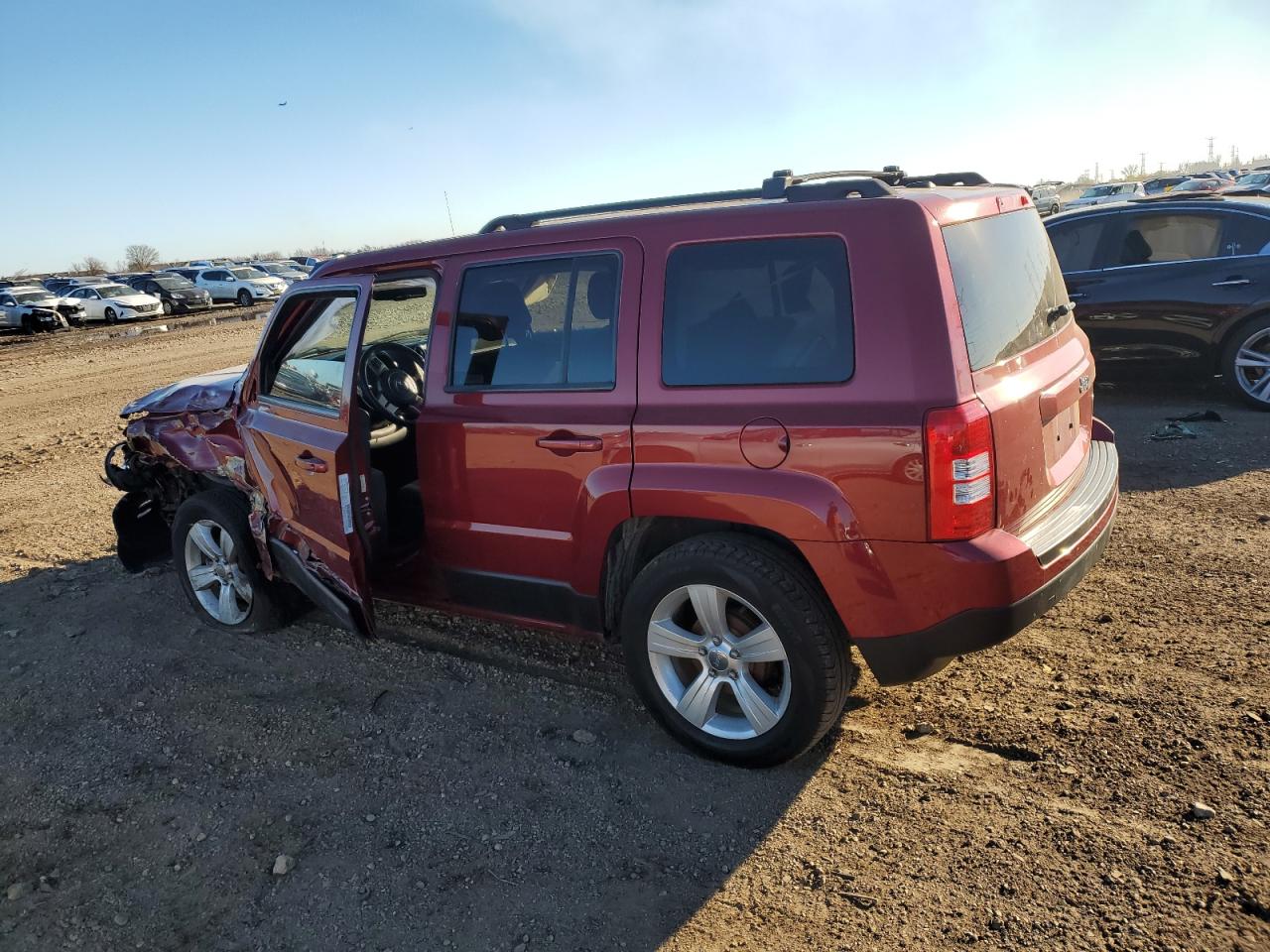 VIN 1C4NJPFA5ED721880 2014 JEEP PATRIOT no.2