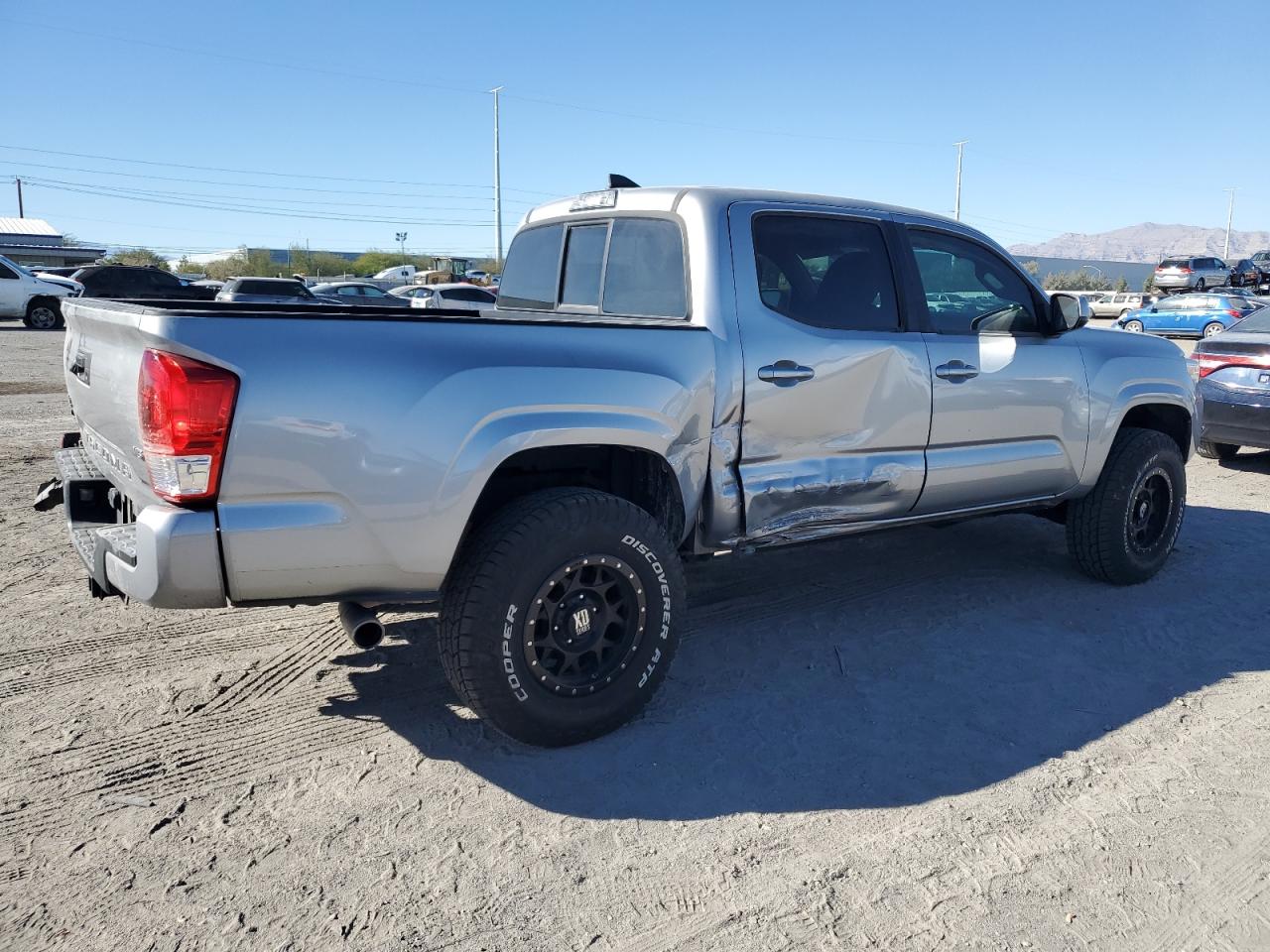 2017 Toyota Tacoma - Image 3