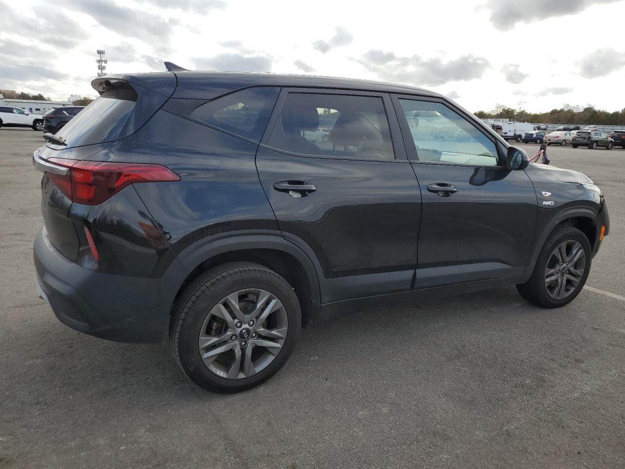 2021 Kia Seltos - Image 3