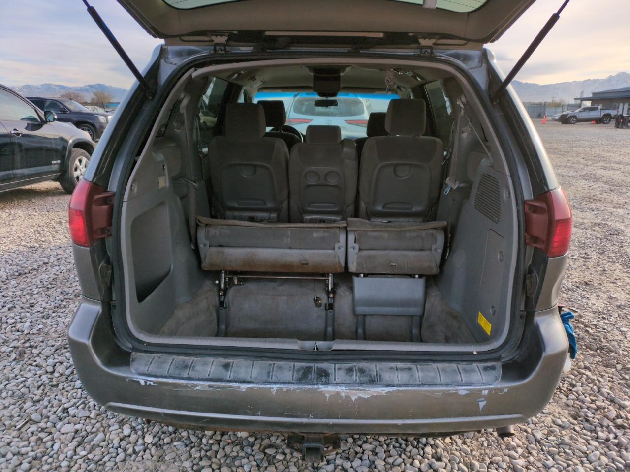 2005 Toyota Sienna - Image 6