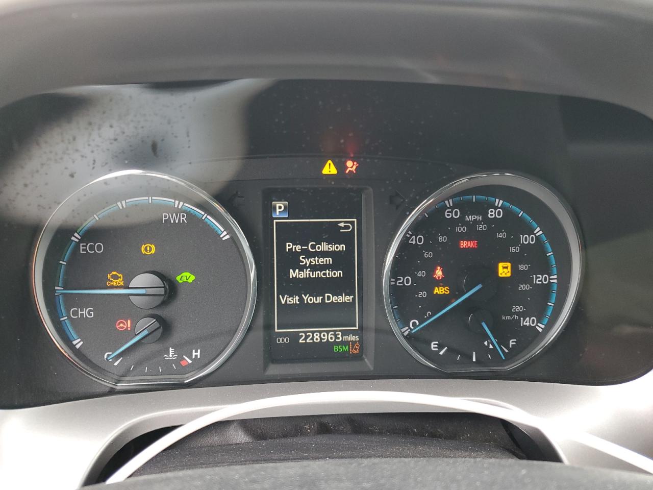 2018 Toyota RAV 4 - Image 9