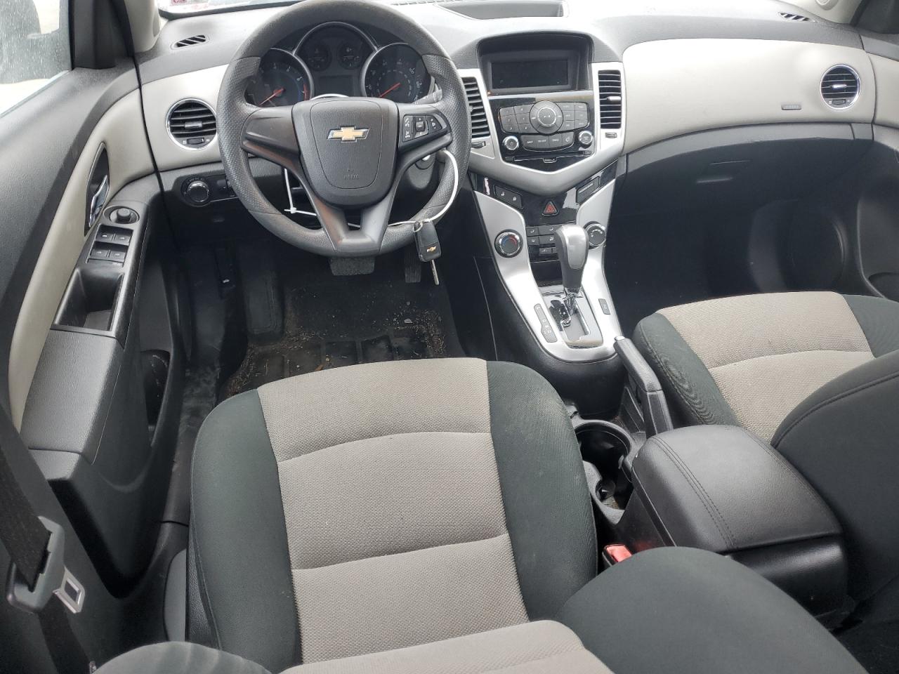 2012 Chevrolet Cruze - Image 8