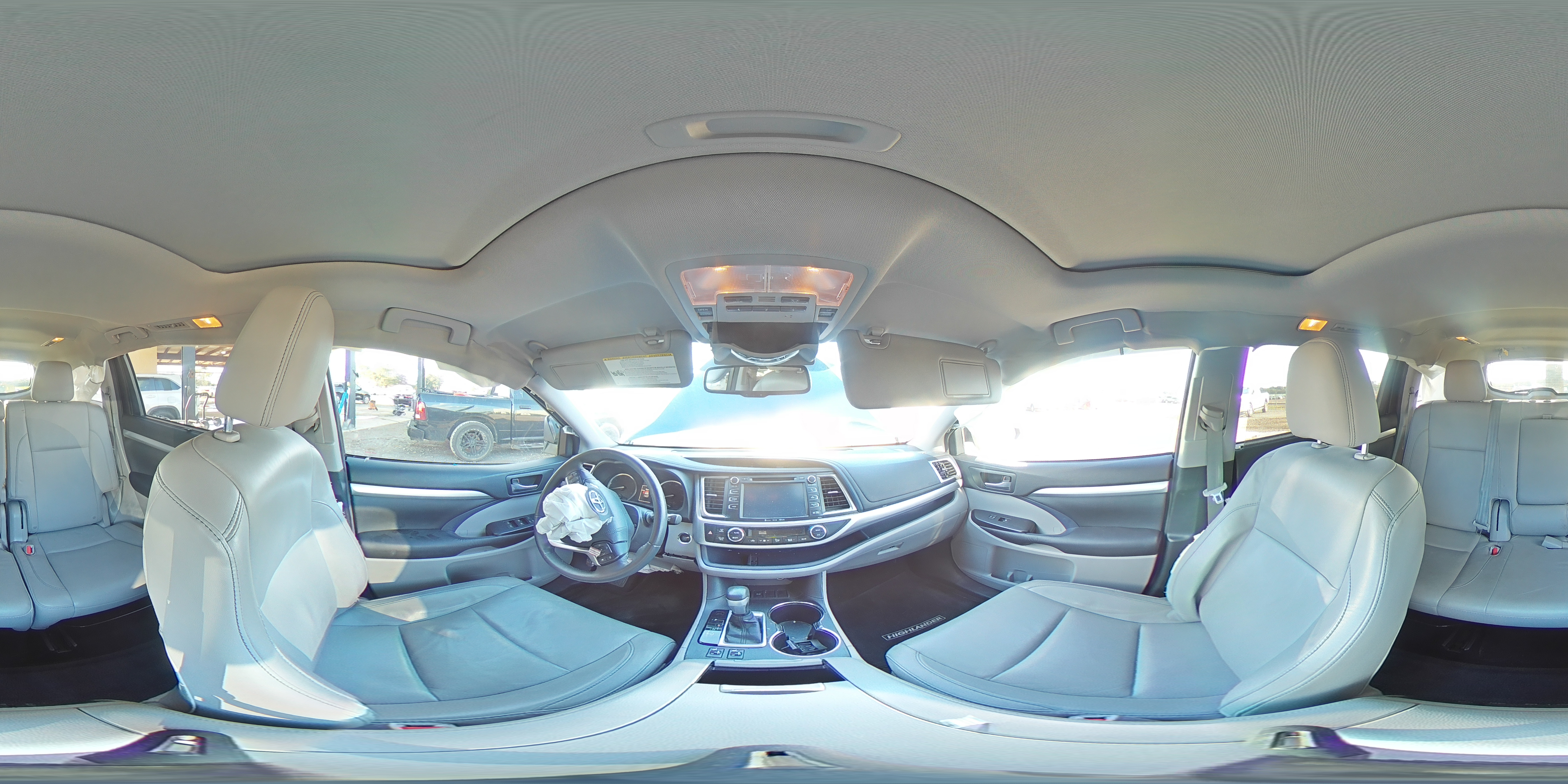 2016 Toyota Highlander - Image 13