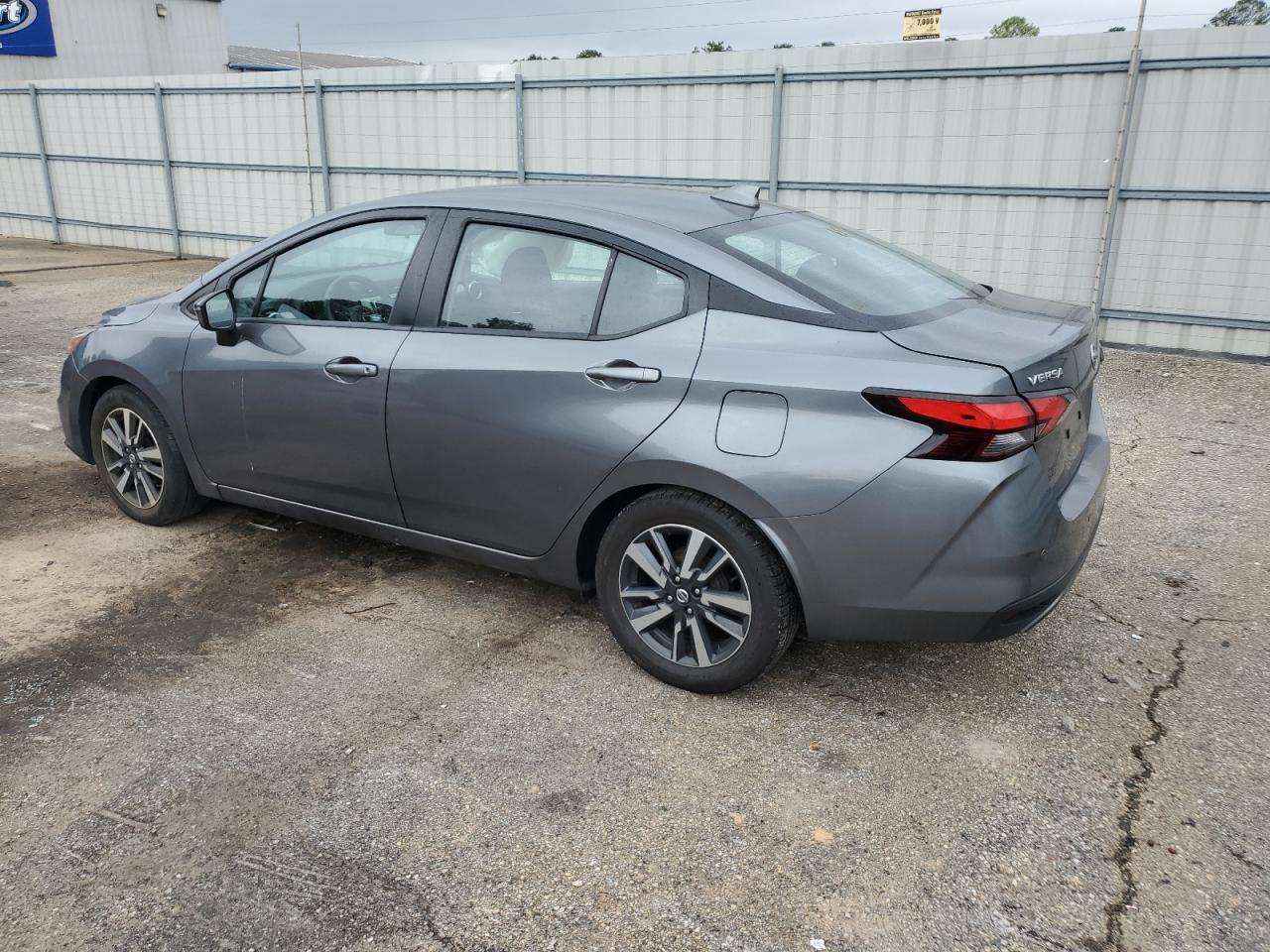 2021 Nissan Versa - Image 2