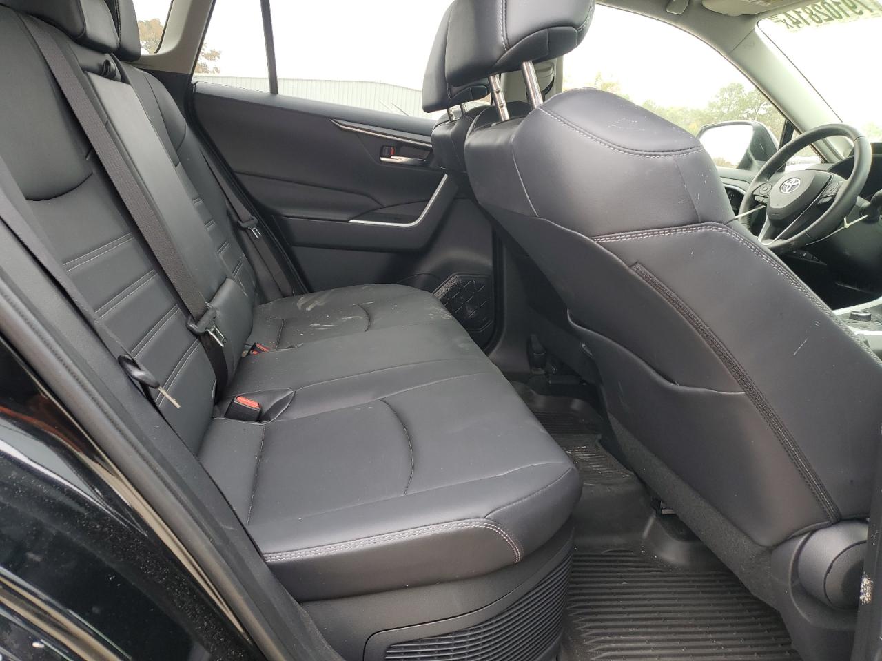 2023 Toyota RAV 4 - Image 11