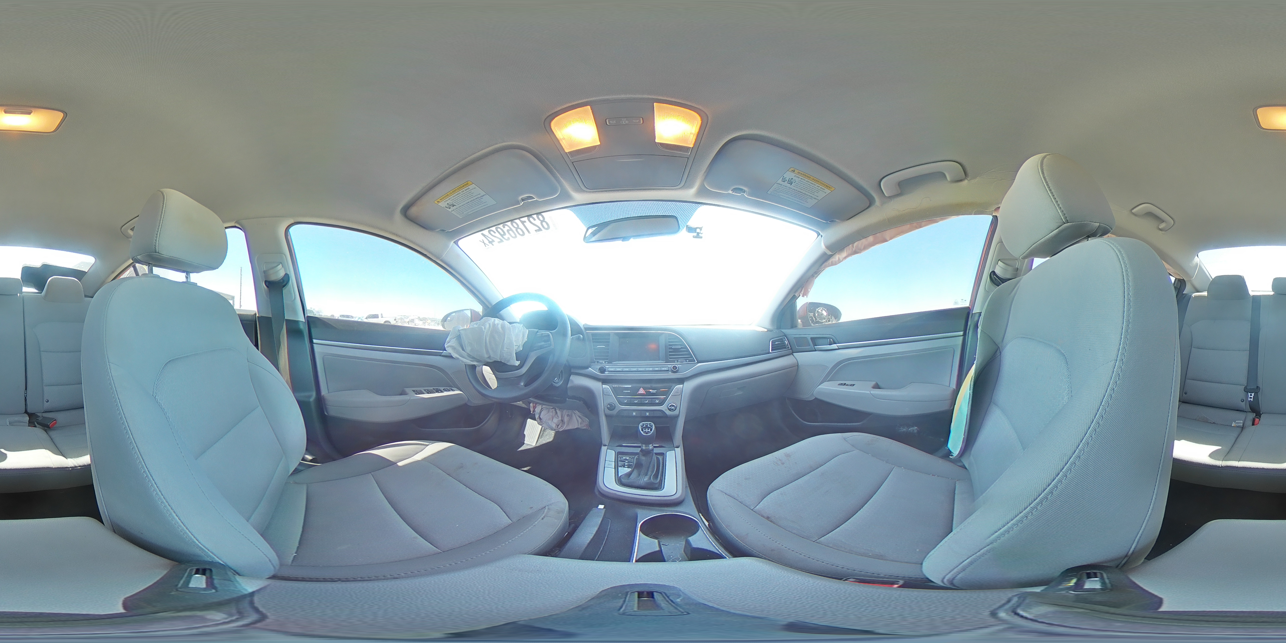 2017 Hyundai Elantra - Image 13