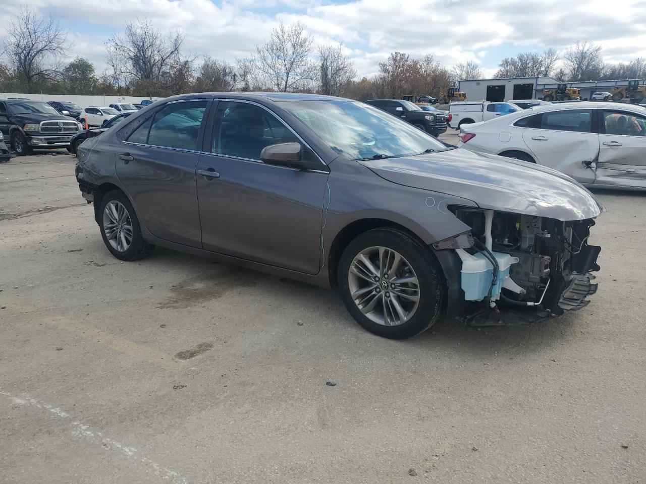 VIN 4T1BF1FK5GU227673 2016 TOYOTA CAMRY no.4