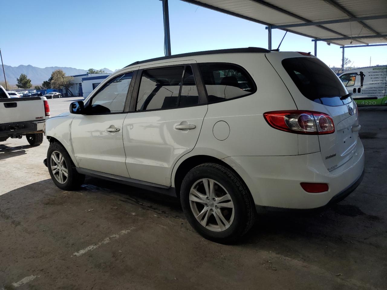 2010 Hyundai Santa Fe - Image 2