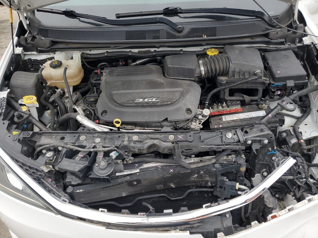 2017 Chrysler Pacifica - Image 12