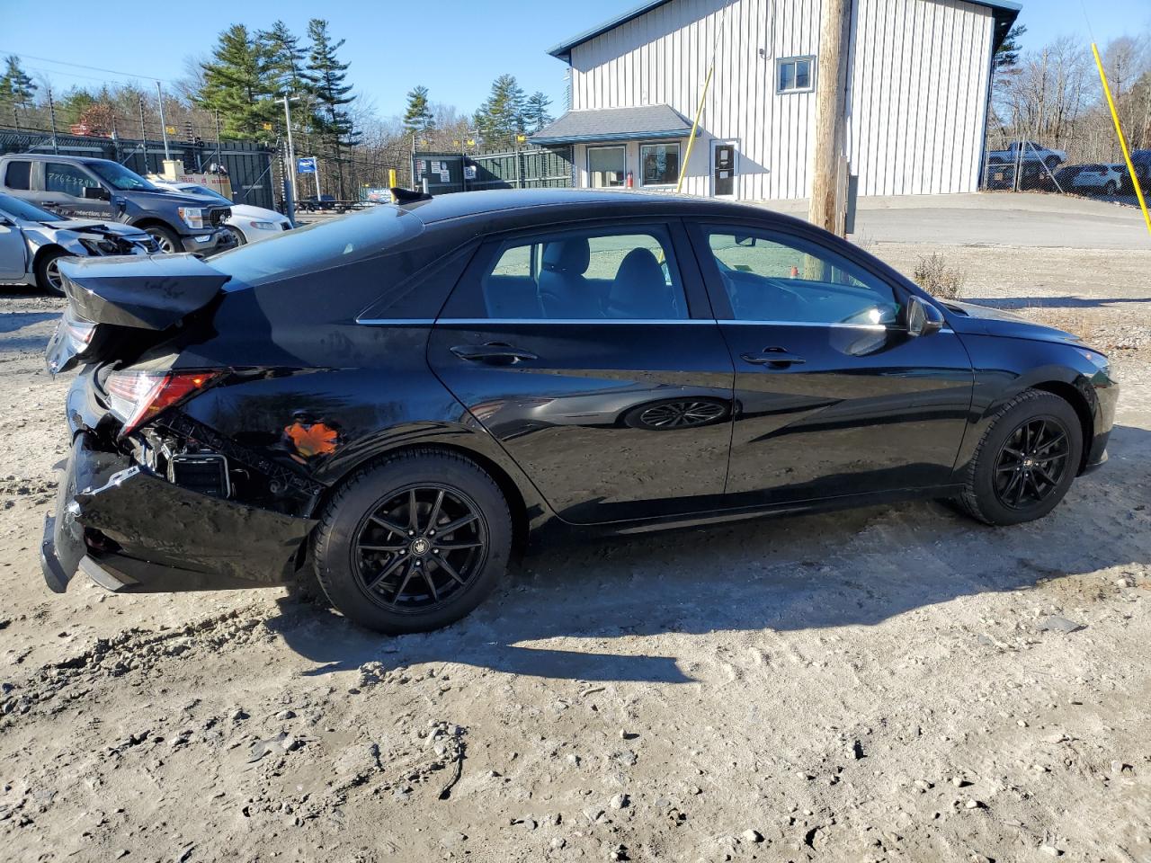 2021 Hyundai Elantra - Image 3