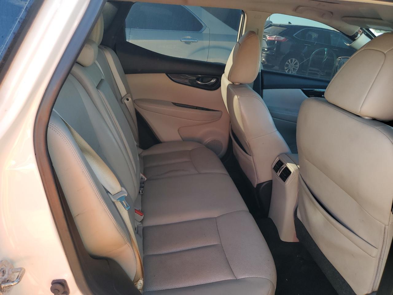 2018 Nissan Rogue - Image 11