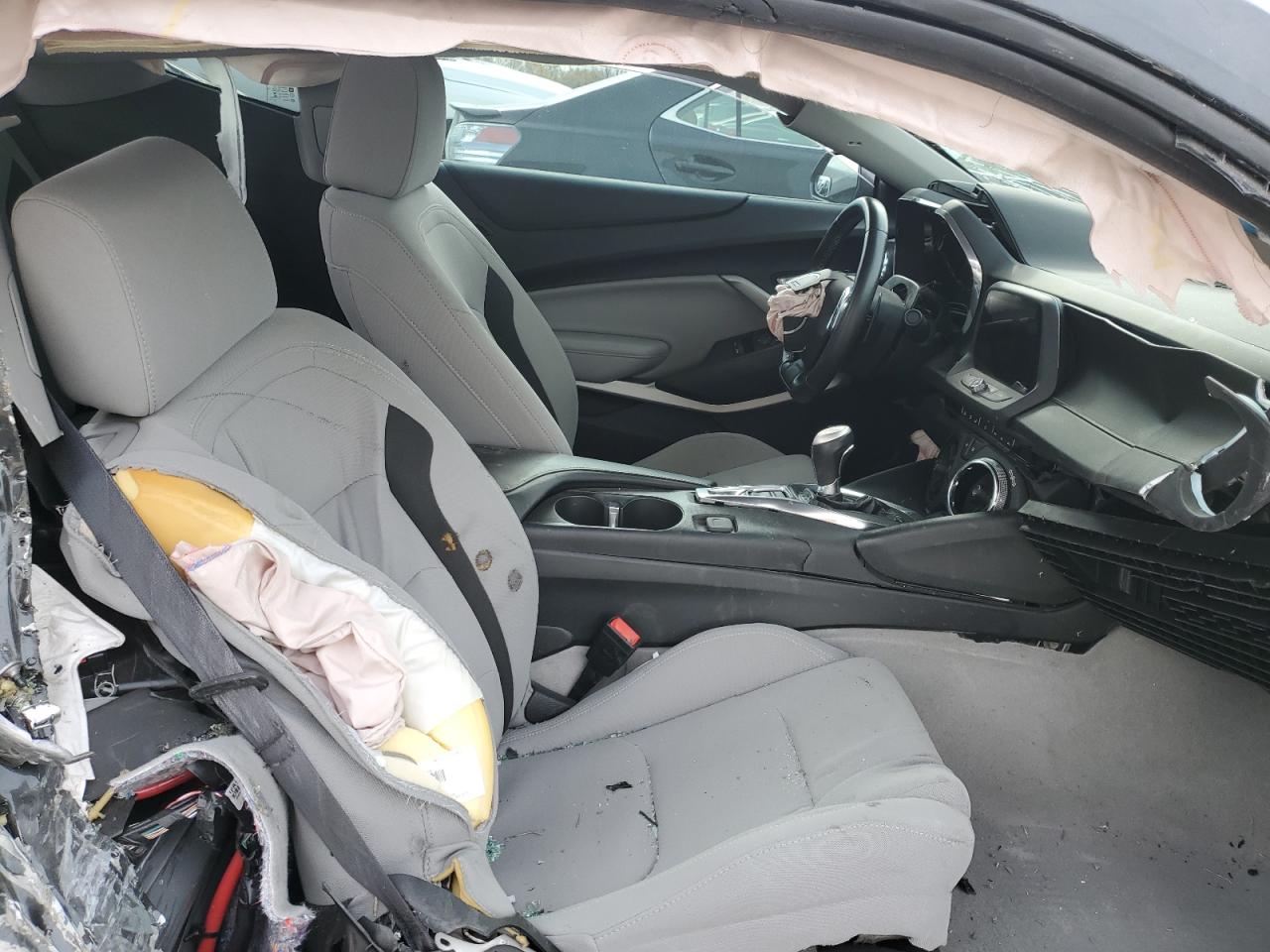2018 Chevrolet Camaro - Image 10