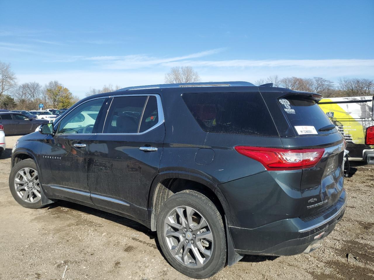 VIN 1GNEVKKW3KJ269506 2019 CHEVROLET TRAVERSE no.2