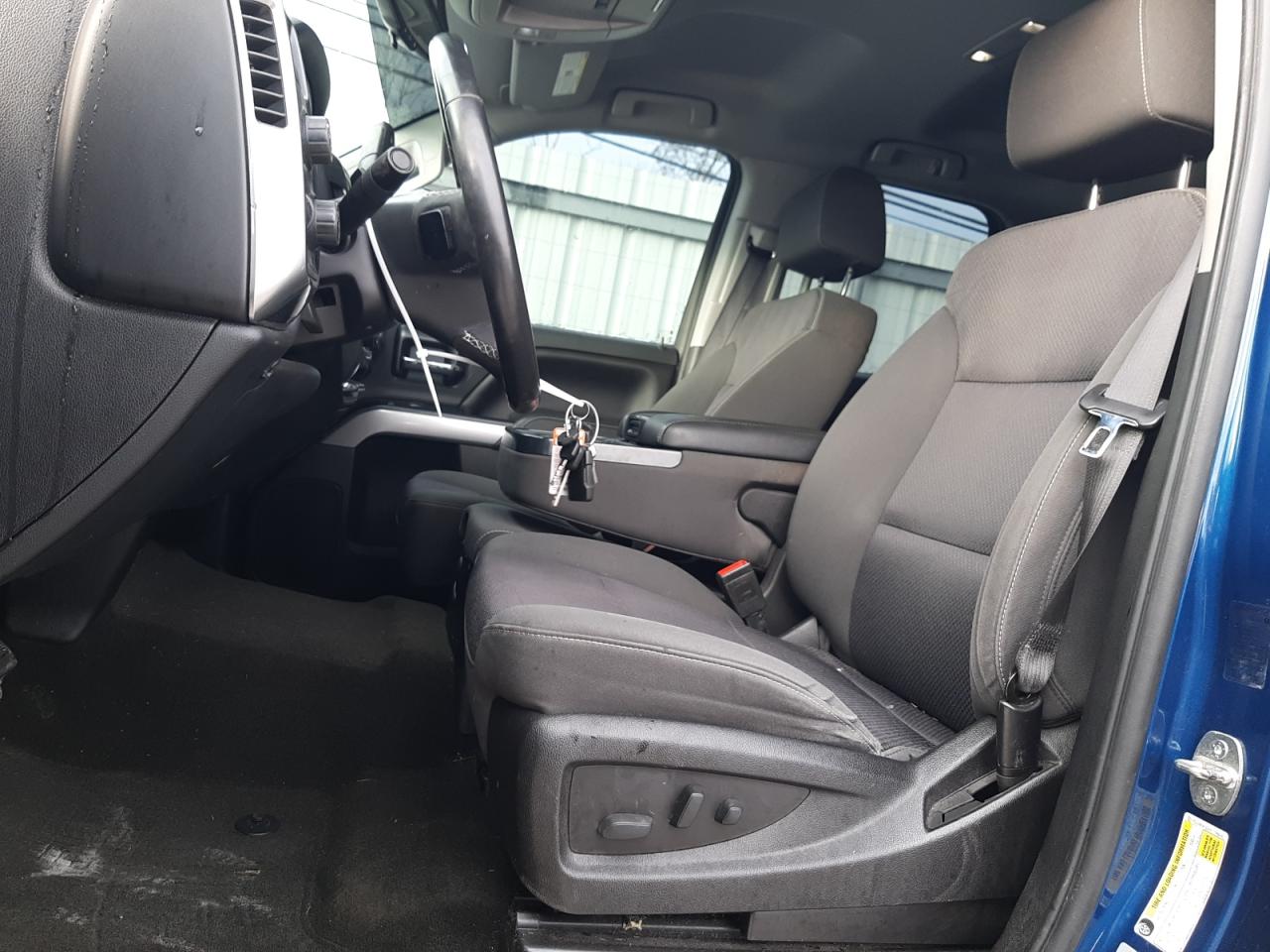 2017 Chevrolet Silverado - Image 7