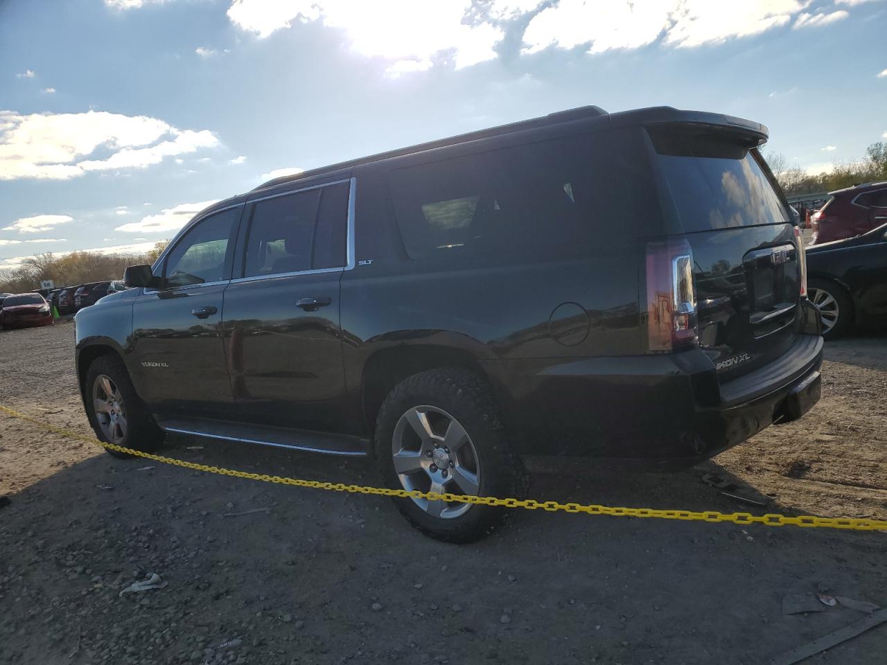 2016 GMC Yukon - Image 2