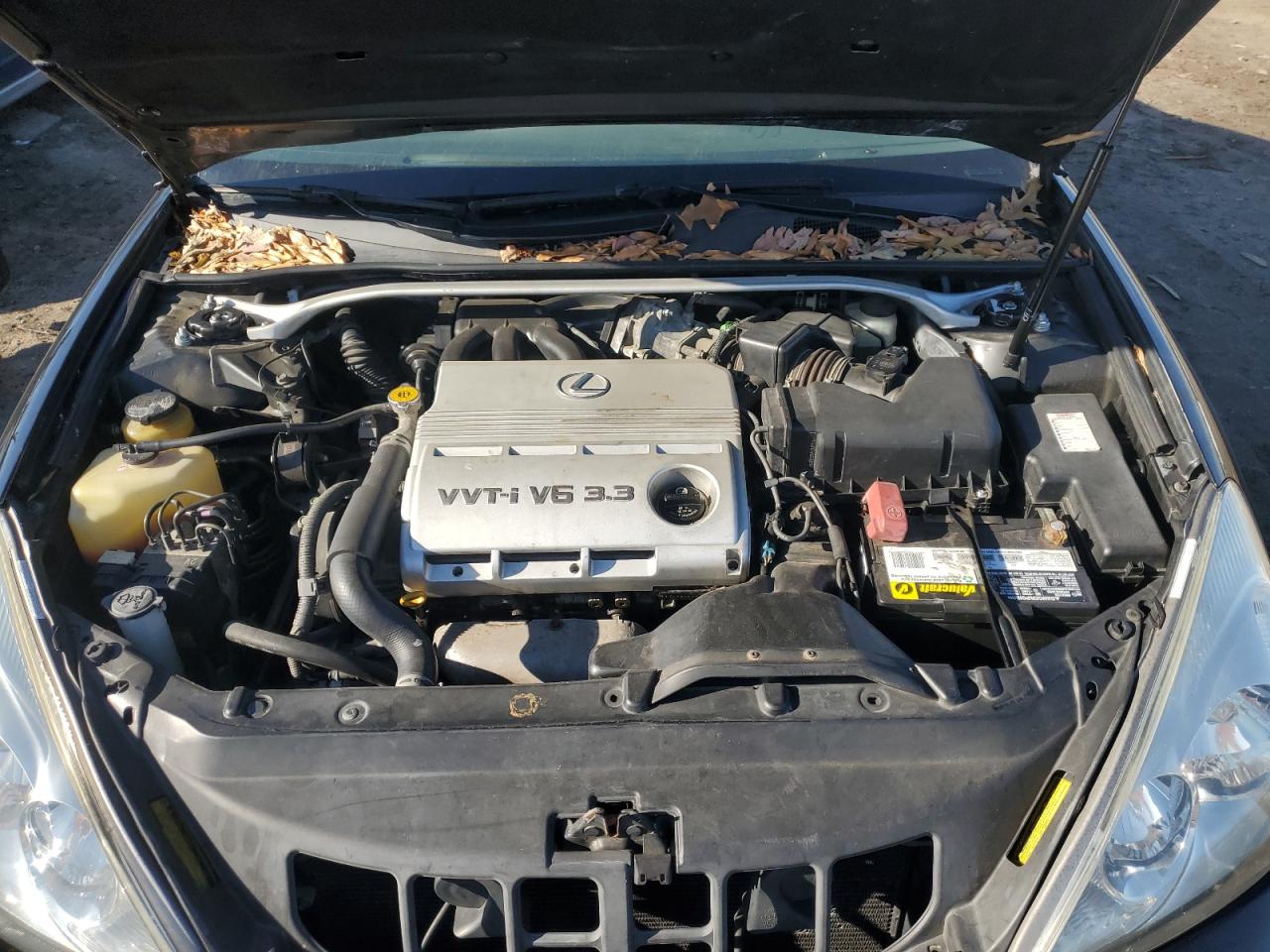 2004 Lexus ES - Image 11
