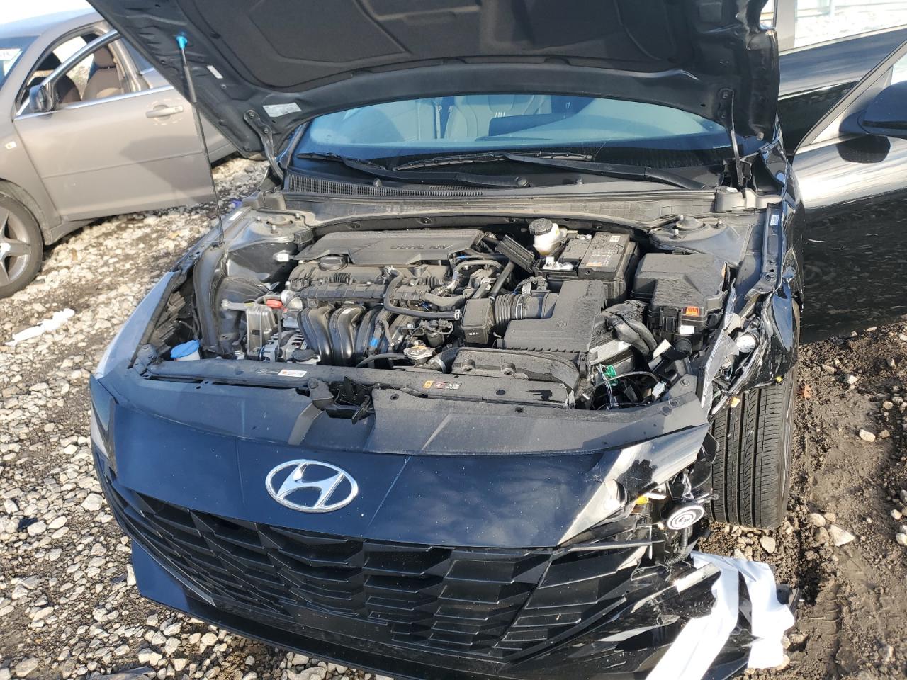 2023 Hyundai Elantra - Image 12