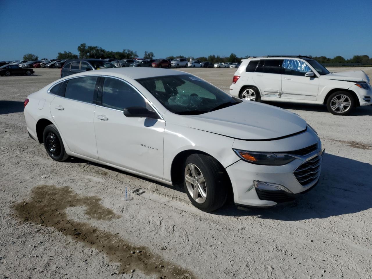 2022 Chevrolet Malibu - Image 4