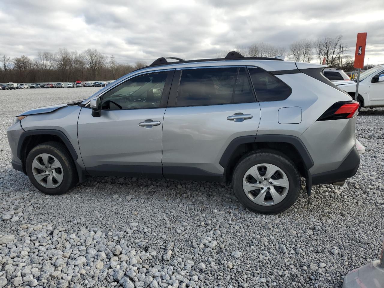 VIN 2T3G1RFV3KW031020 2019 TOYOTA RAV4 no.2