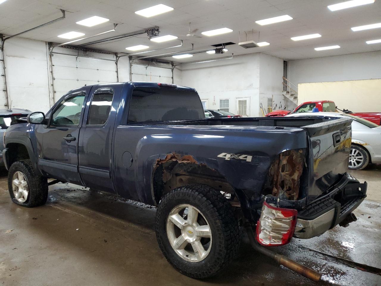 2009 Chevrolet Silverado - Image 2