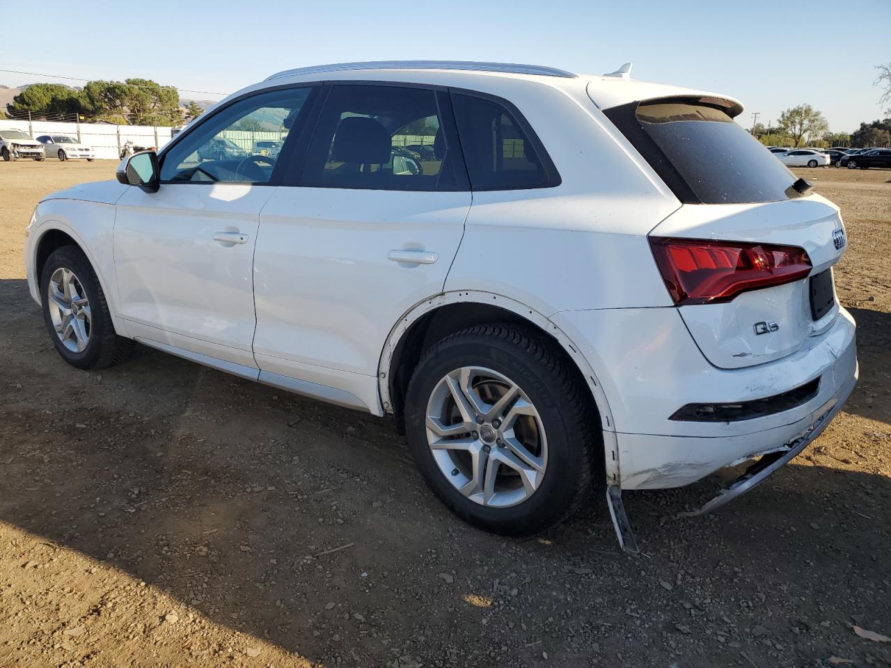 WA1ANAFY8J2155436 2018 AUDI Q5 - Image 2