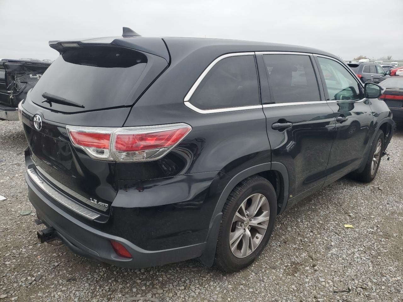 2015 Toyota Highlander - Image 3