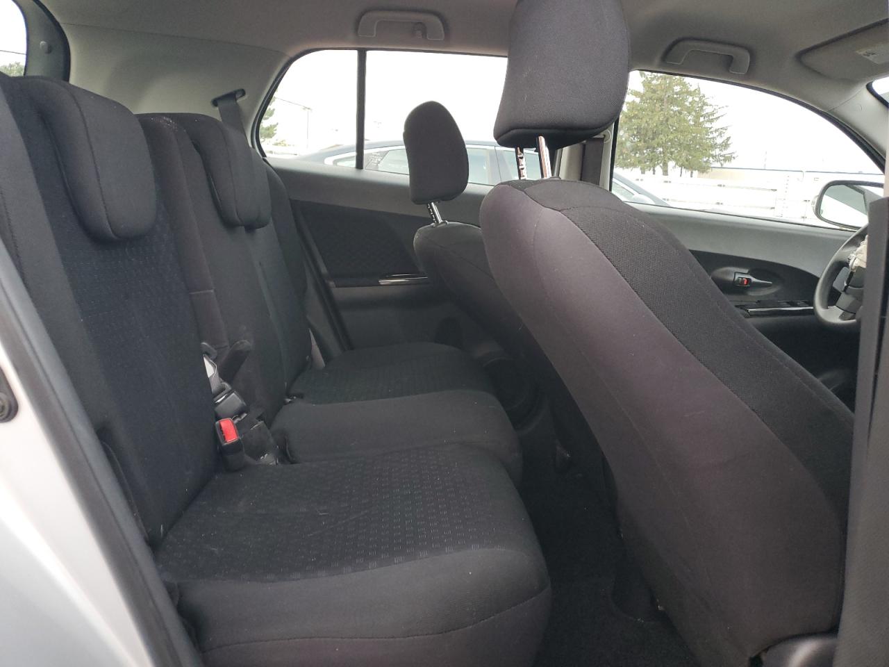 2010 Scion xD - Image 11