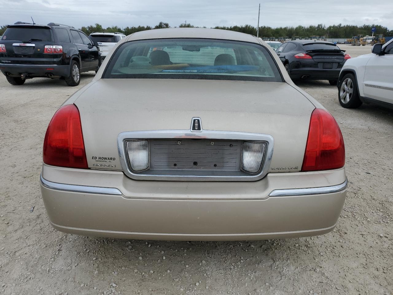 2010 Lincoln Town Car Signature Limited VIN: 2LNBL8CV6AX627936 Lot: 78940004