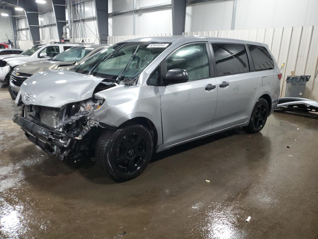 5TDZK3DC7FS671176 2015 TOYOTA SIENNA - Image 1