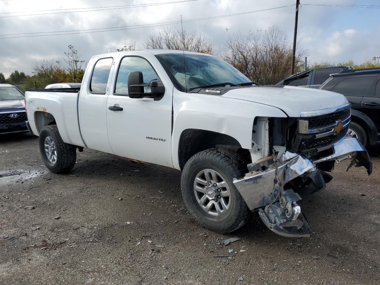 2012 Chevrolet Silverado - Image 4