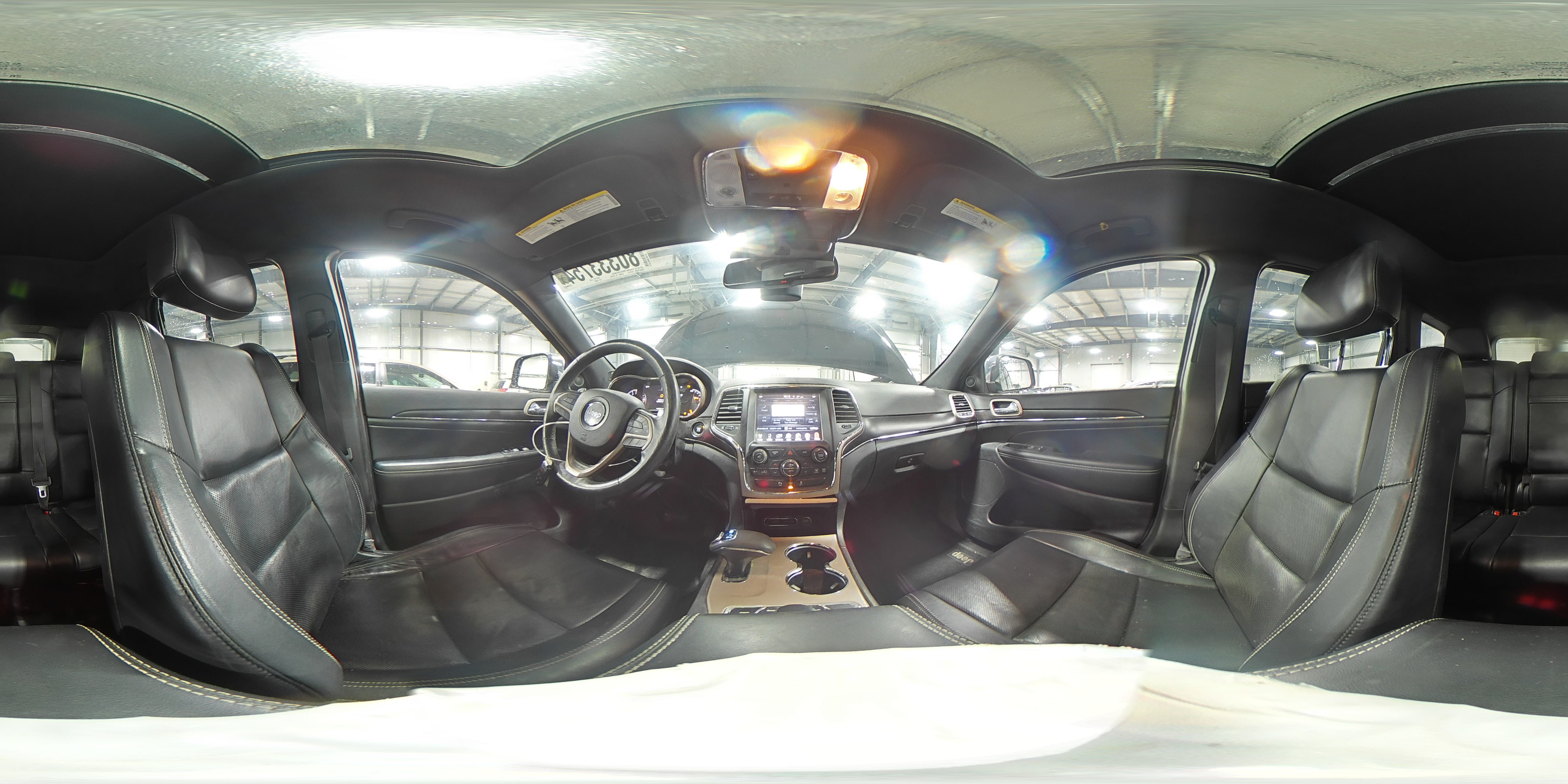 2014 Jeep Grand Cherokee - Image 15