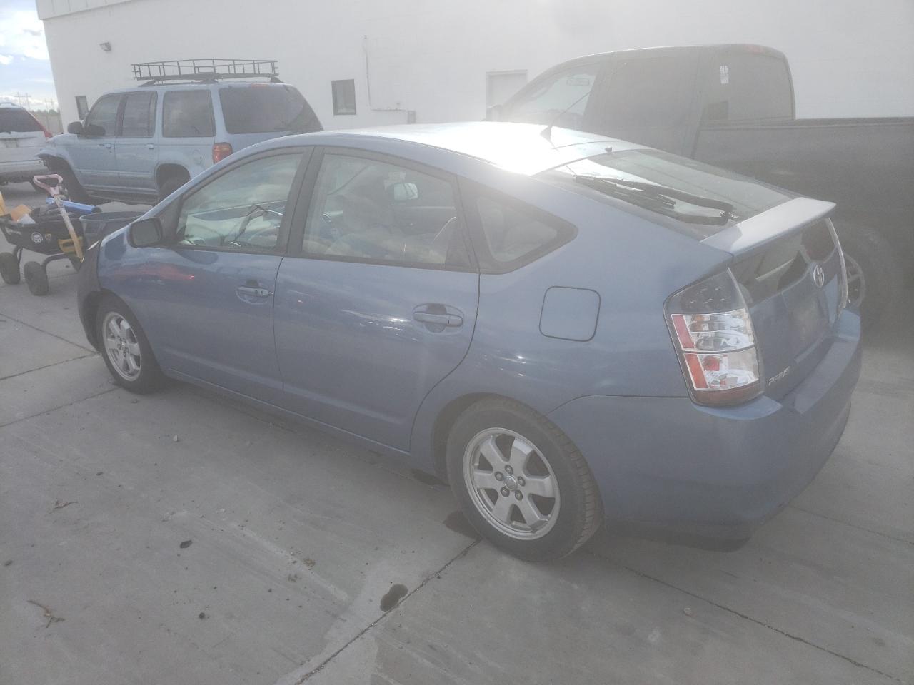 2004 Toyota Prius - Image 2
