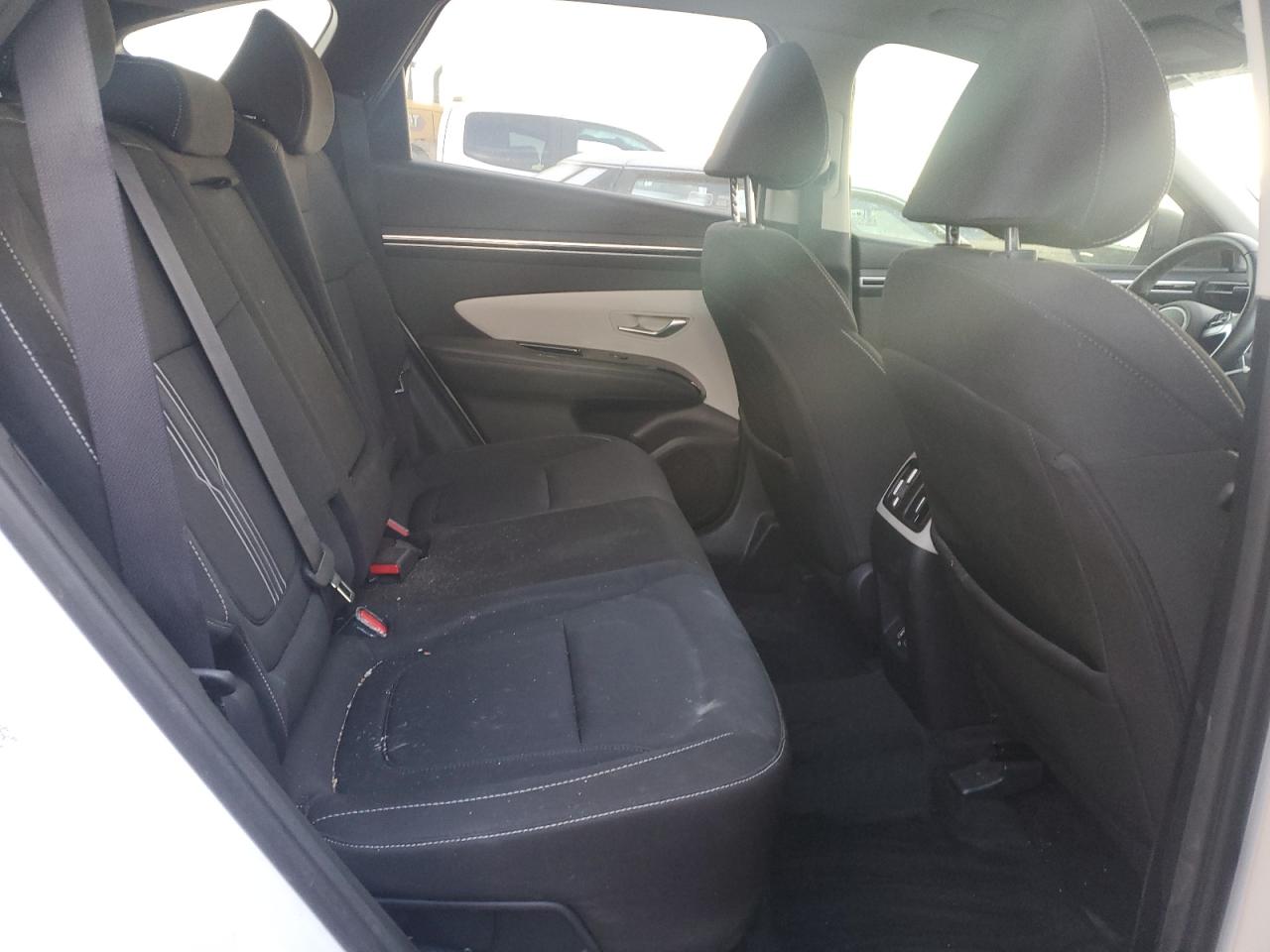 2022 Hyundai Tucson - Image 12
