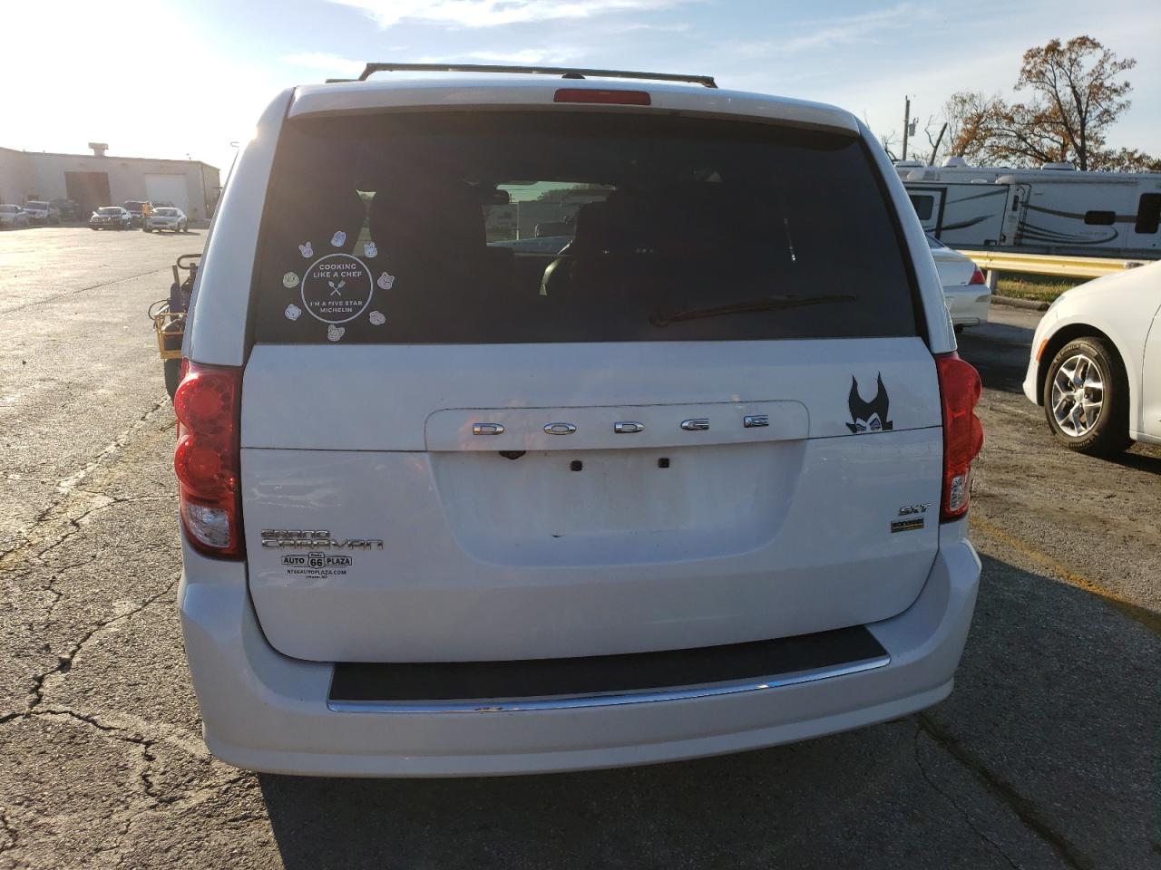 2019 Dodge Caravan - Image 6