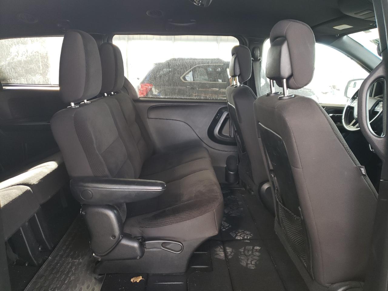 2018 Dodge Caravan - Image 11
