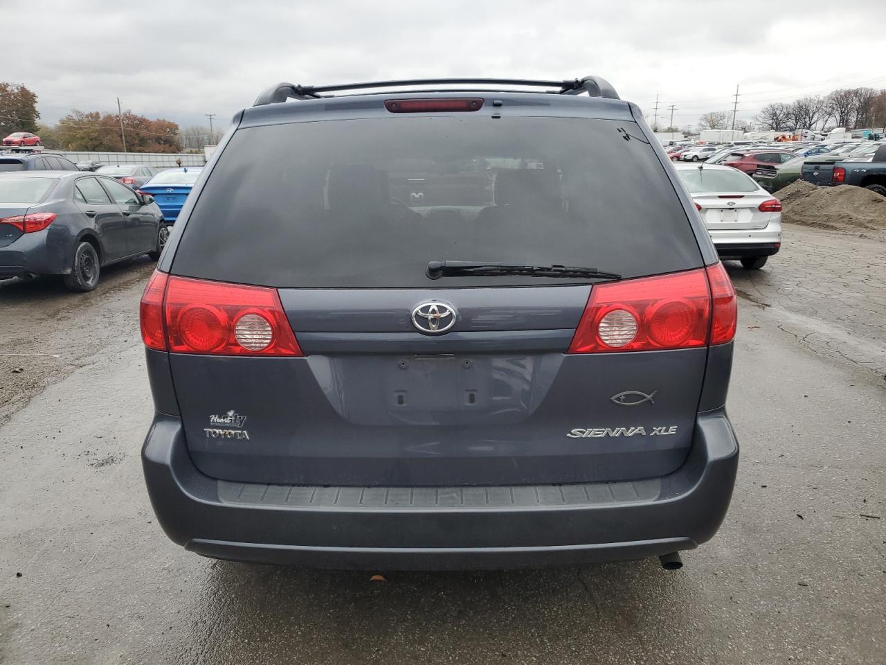 2008 Toyota Sienna - Image 6
