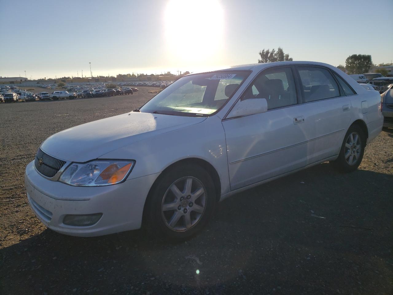 2001 Toyota Avalon - Image 1