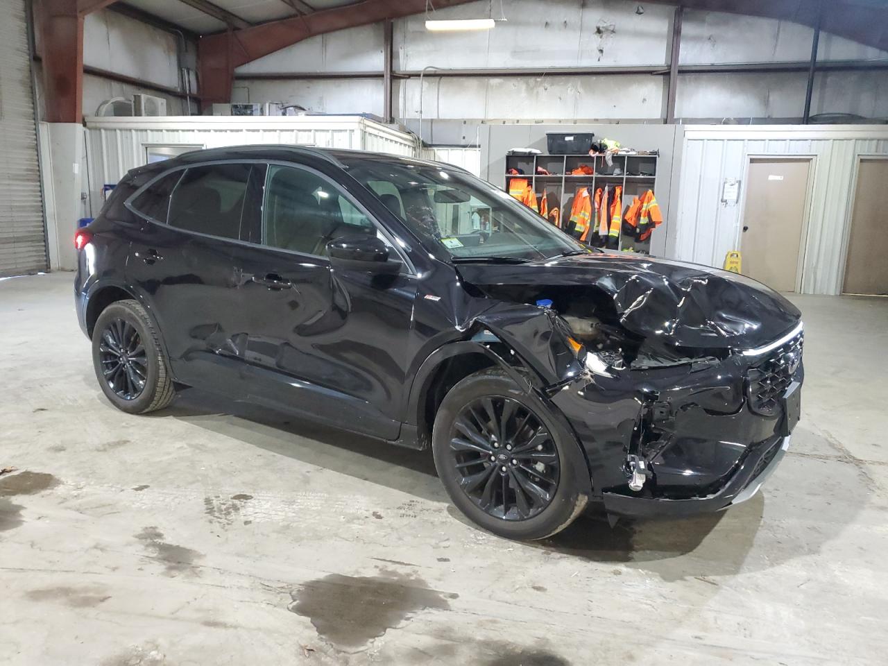 2023 Ford Escape - Image 4
