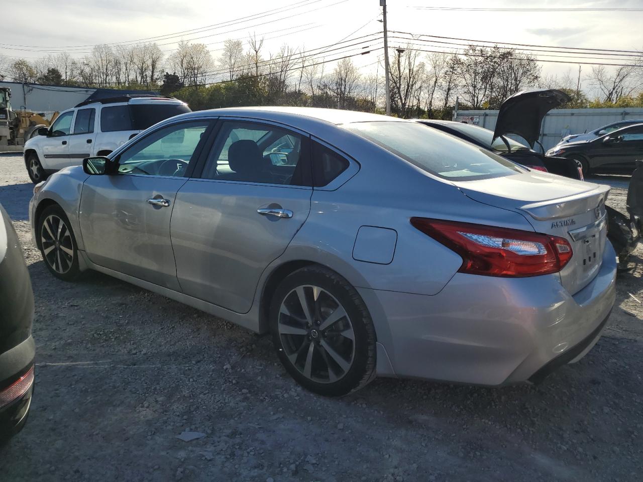2016 Nissan Altima - Image 2