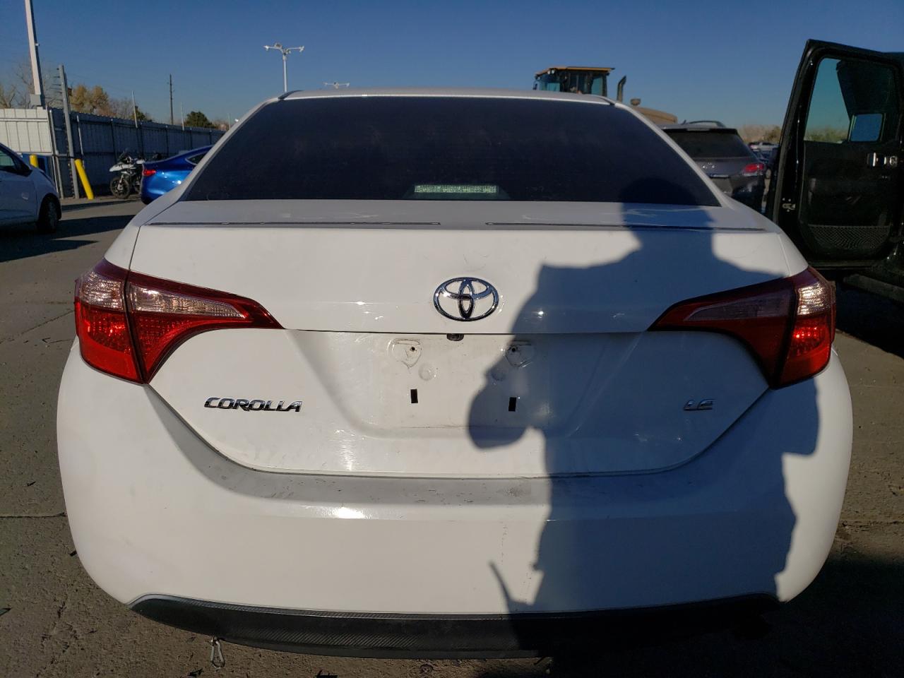 VIN 2T1BURHE7JC984711 2018 TOYOTA COROLLA no.6