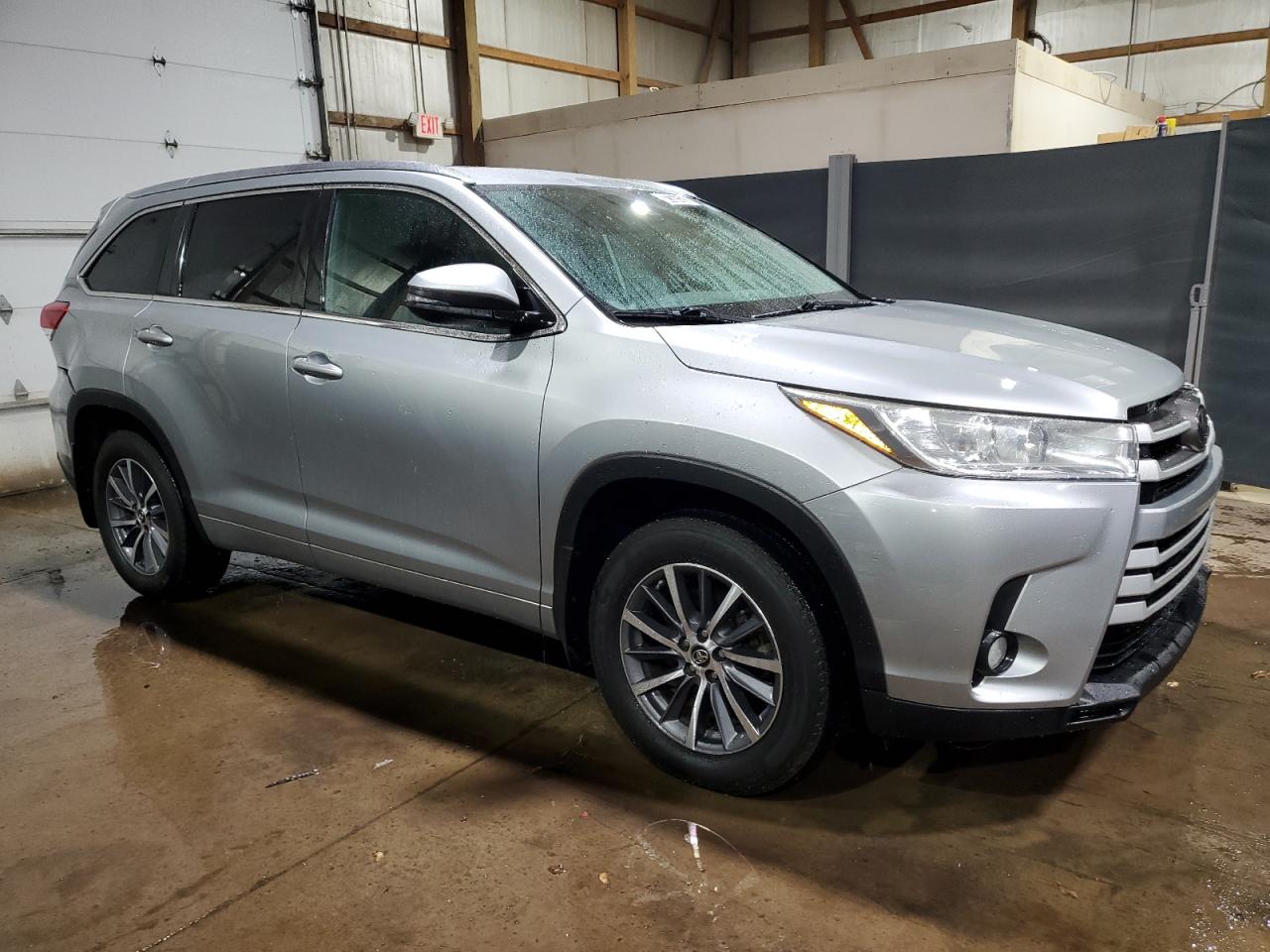 2018 Toyota Highlander Se VIN: 5TDJZRFH3JS540193 Lot: 82167524