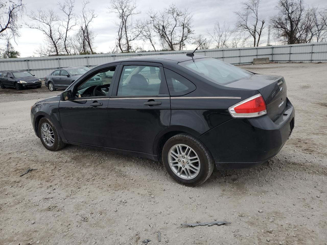 2009 Ford Focus - Image 2