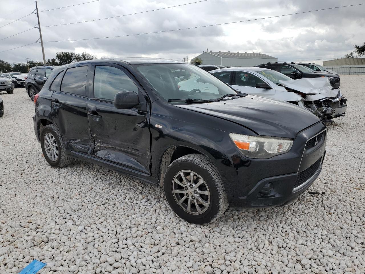 2011 Mitsubishi Outlander - Image 4