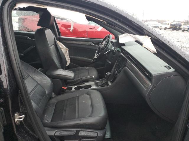  VOLKSWAGEN PASSAT 2022 Black