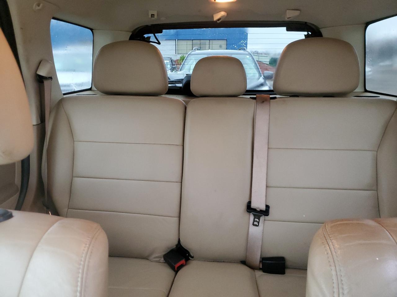 2010 Ford Escape - Image 10