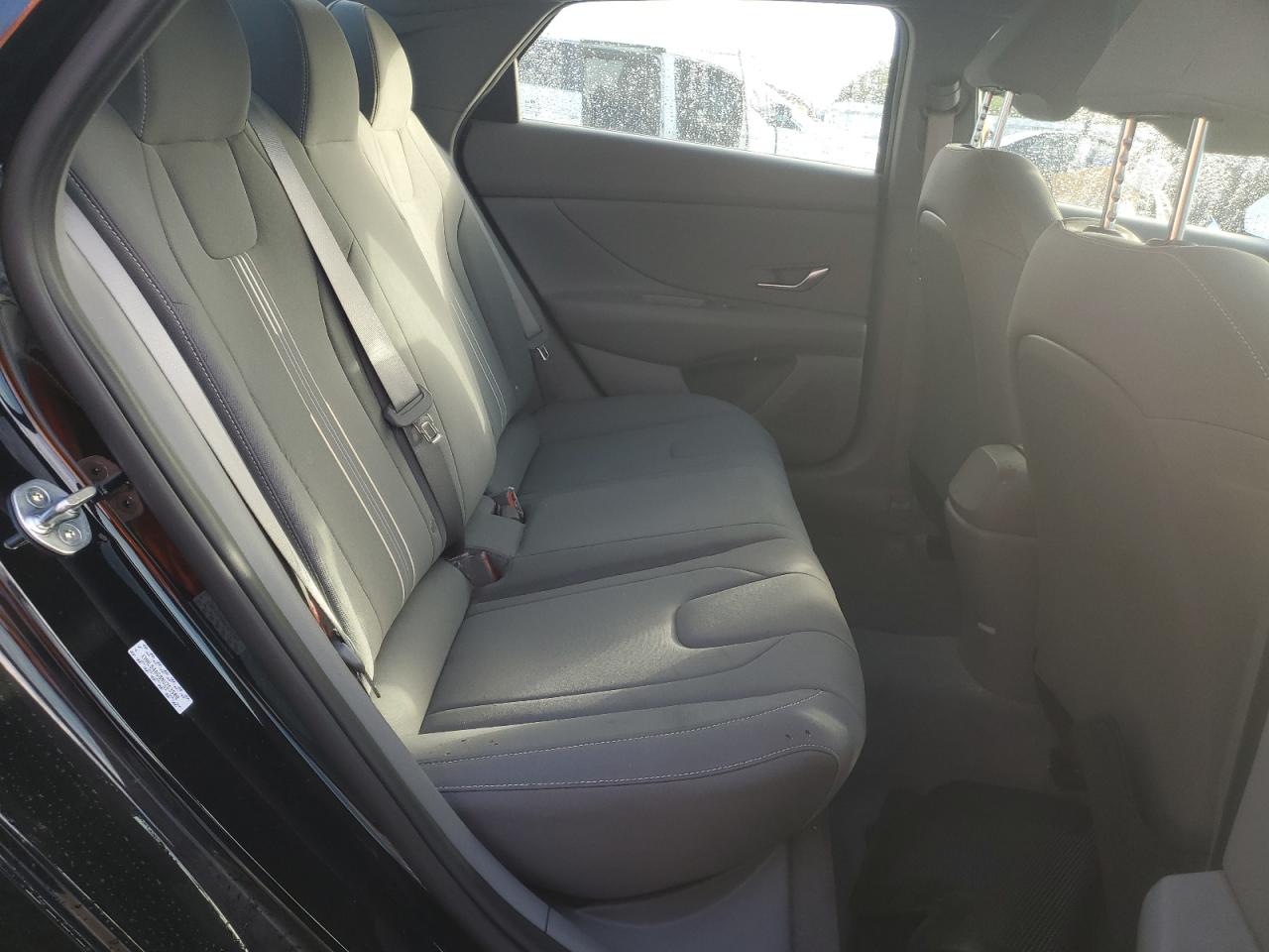 2022 Hyundai Elantra - Image 10