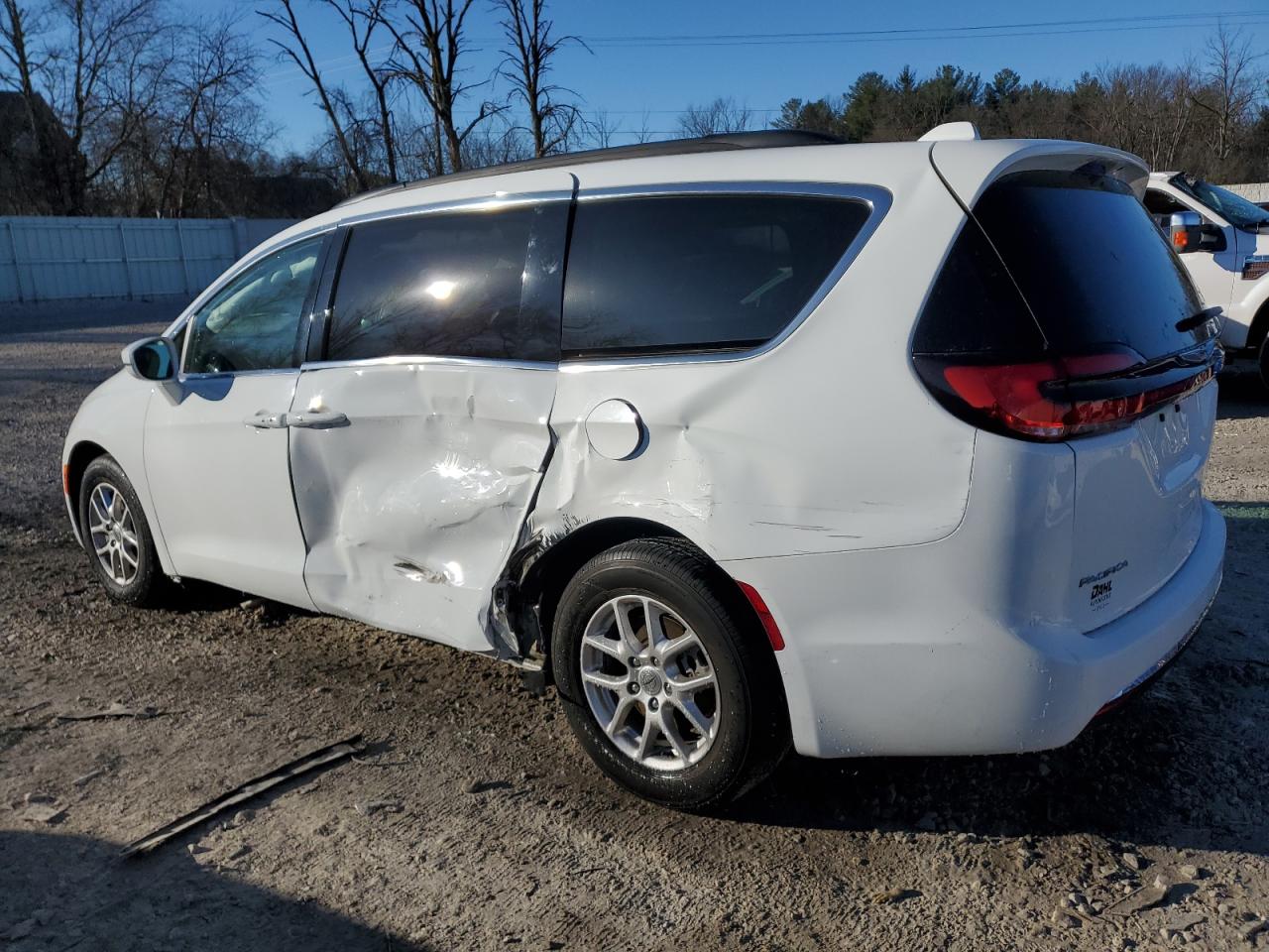 2022 Chrysler Pacifica - Image 2